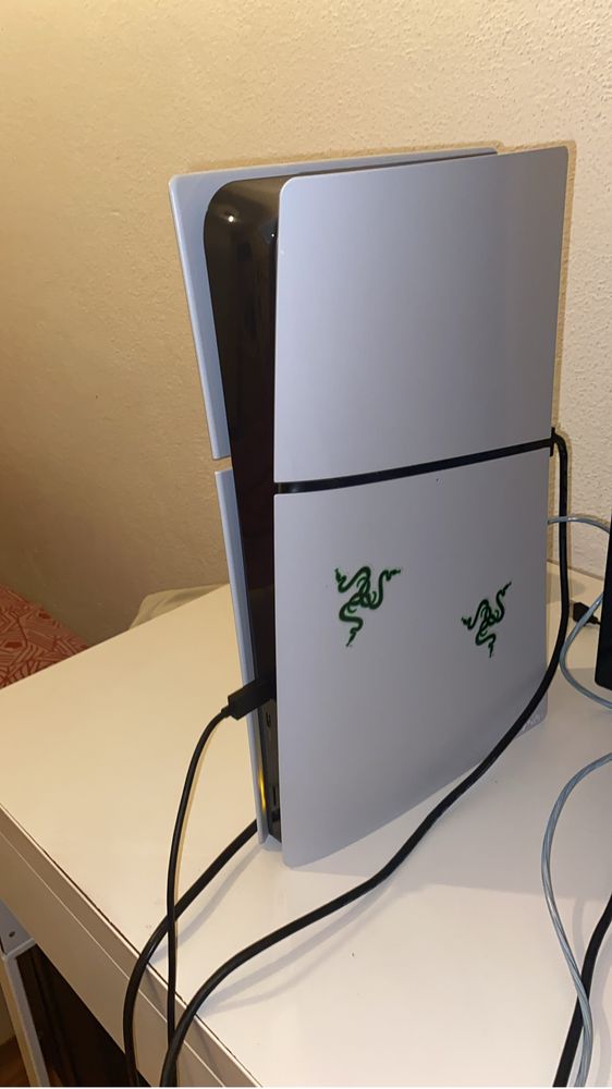 Ps5 2 meses de uso, com a caixa e tudo mais.