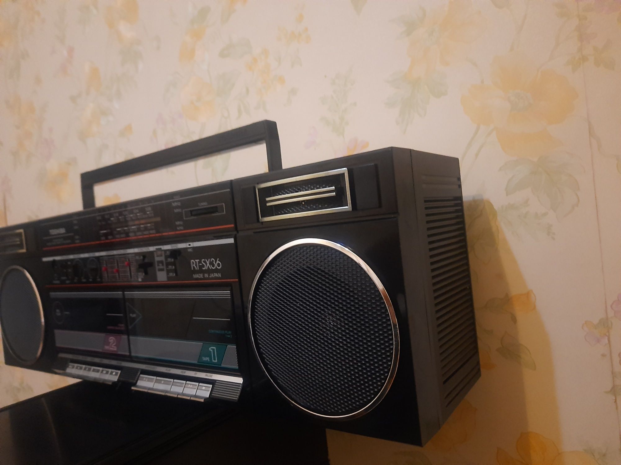 Продам японский магнитофон toshiba rt sx36