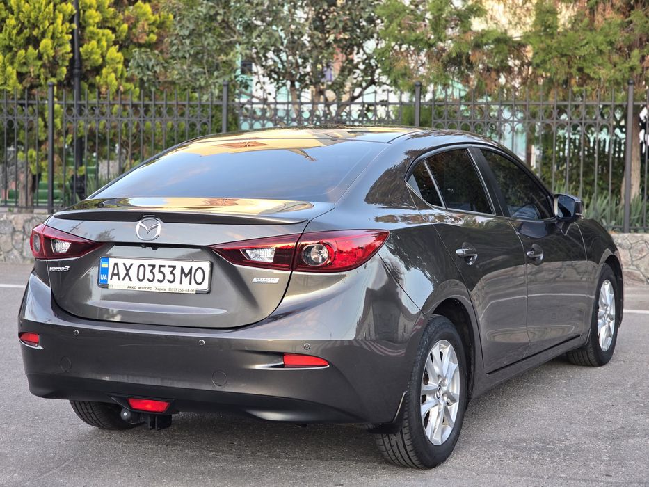 Продам свою Mazda 3 1.5л - 2017г ( ОФИЦИАЛЬНАЯ )