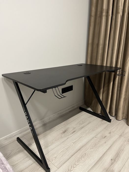 Продам новий геймерський стіл 120*70