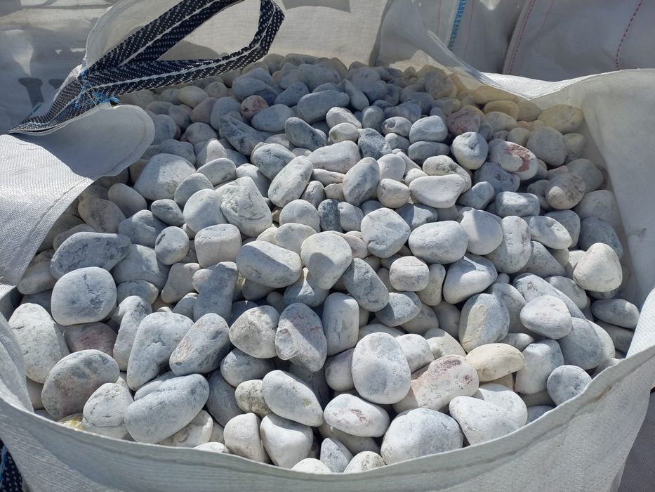 Białe polskie otoczaki janowickie kamień ozdobny marmur ogród dostawa