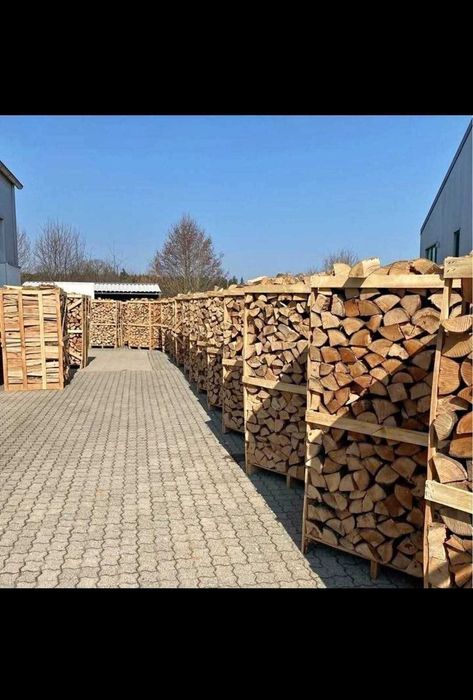 lenha em toras e cortada