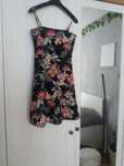 Sukienka w kwiaty  rozm.xs H&M