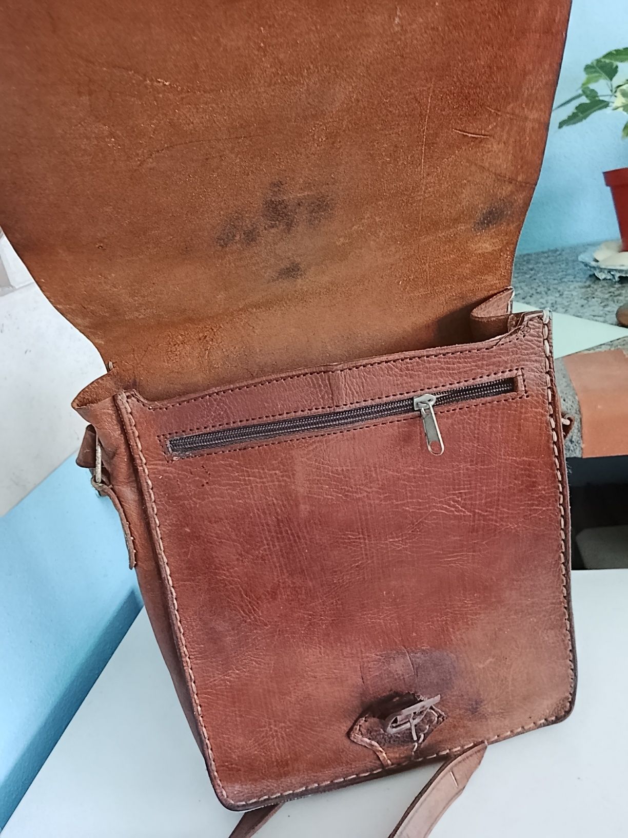 Mala pele vintage cozida á mão