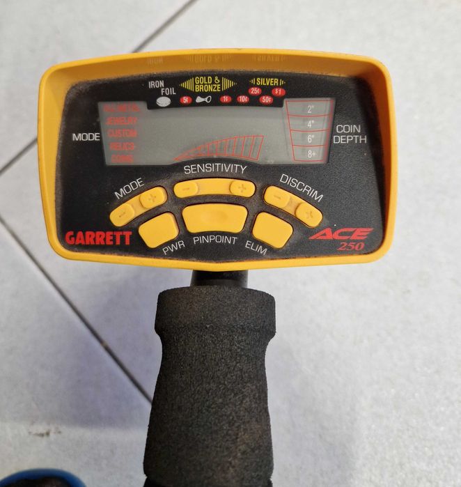 Wykrywacz metali GARRETT ACE 250 PUDEŁKO