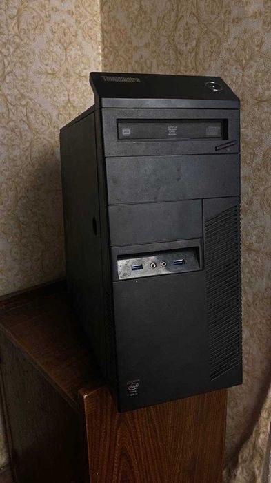 Комьютер Lenovo ThinkCentre опис