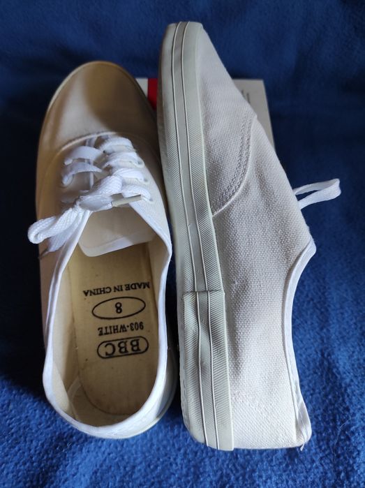 Спортивные мокасины.