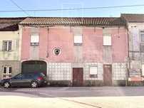 Moradia T4 - Avelãs de Cima (para remodelar)