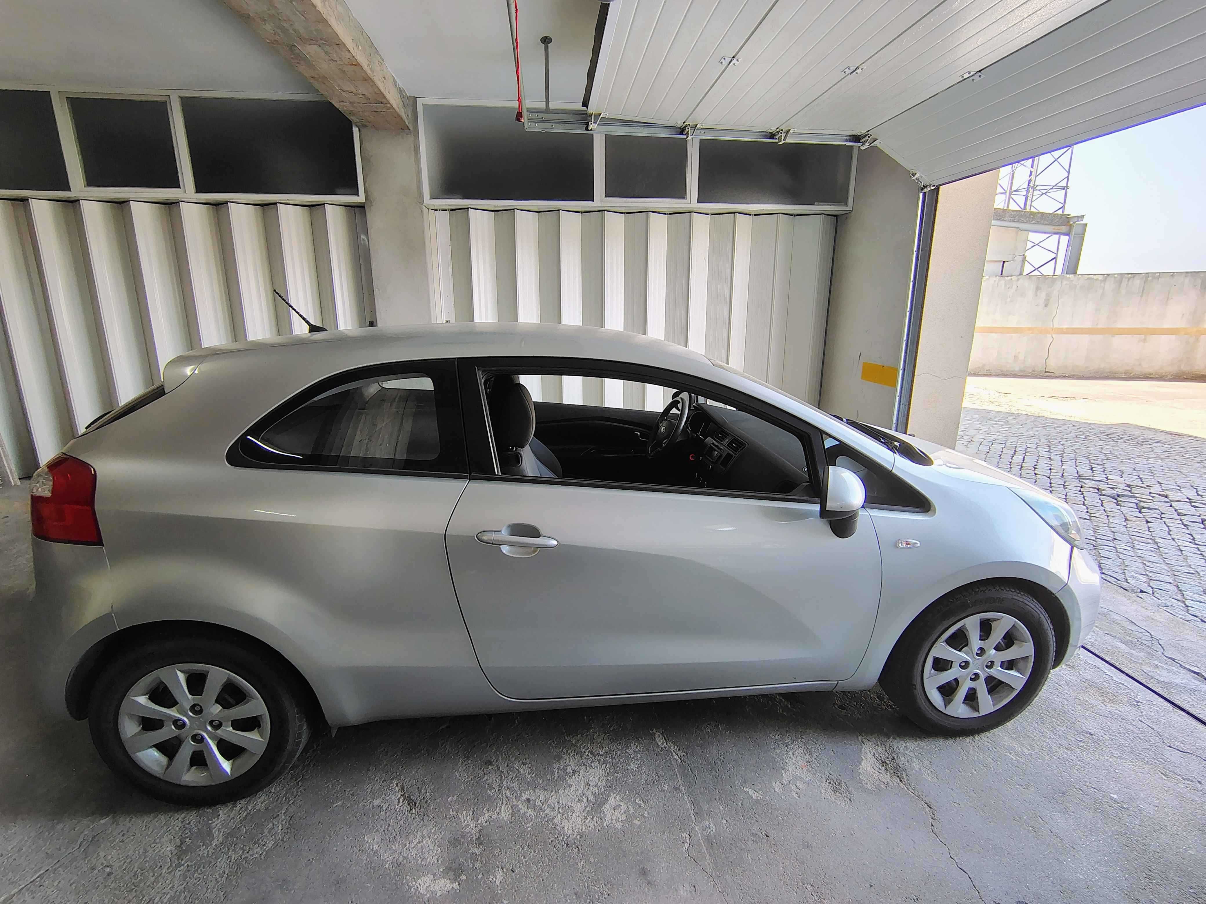 Kia Rio 1.1 CRDi EcoDynamics 2014 Van/Comercial