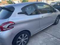 Peugeot 208 1.4 diesel caixa automatica