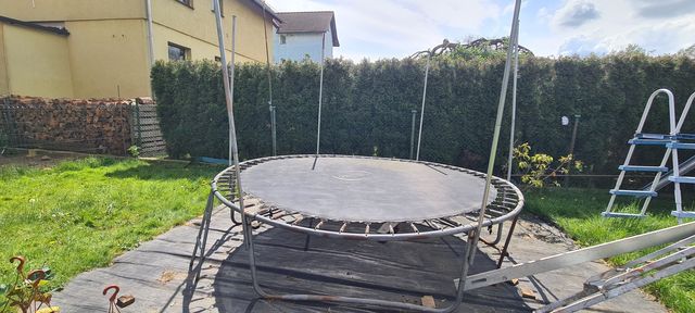 Przedam trampolinę