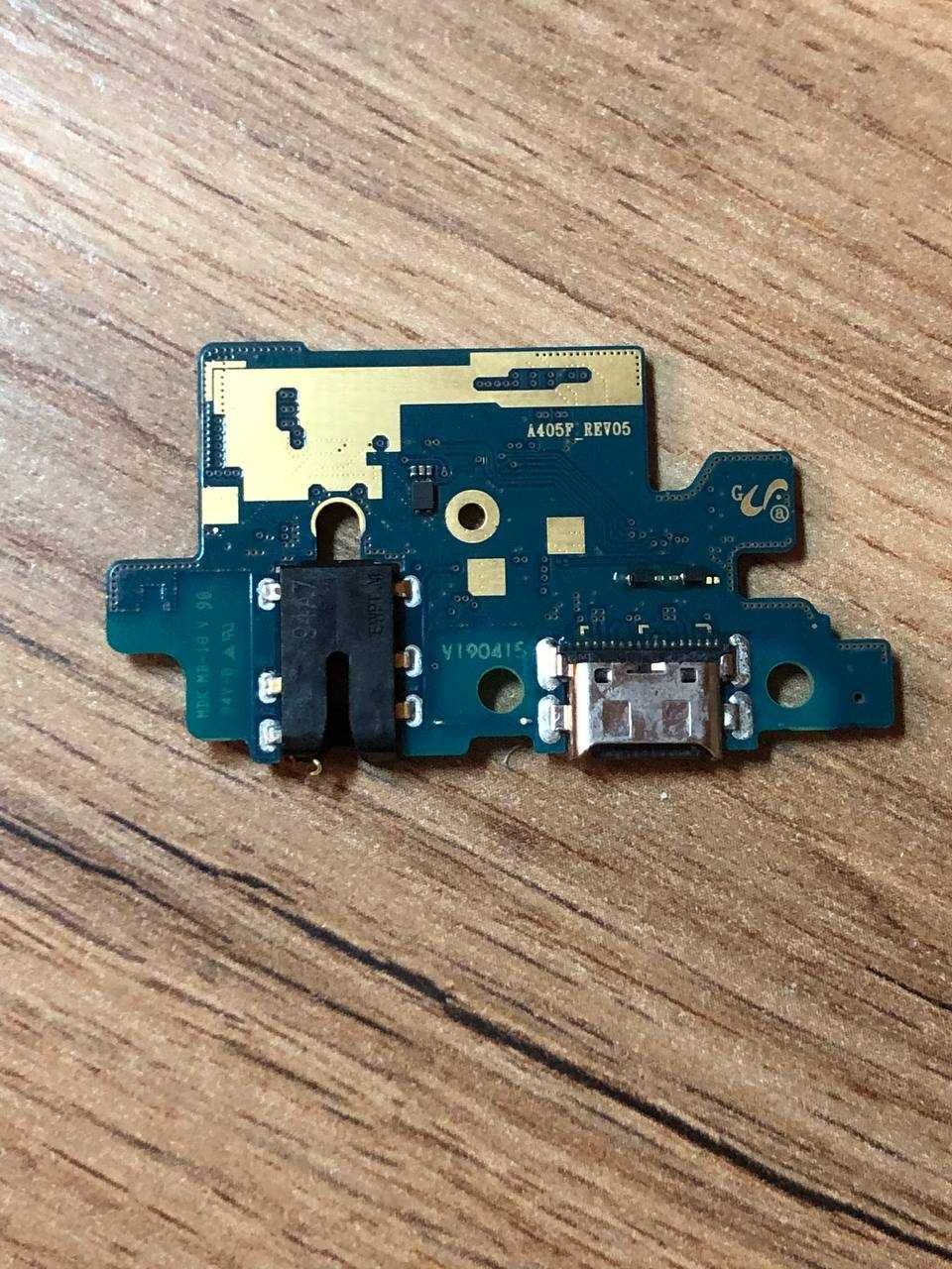 Запчастини для Samsung A40