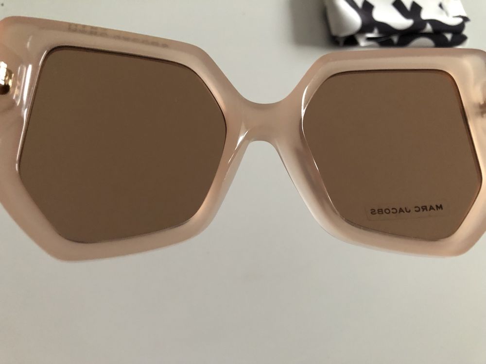 Okulary przeciwsłoneczne nude Marc Jacobs