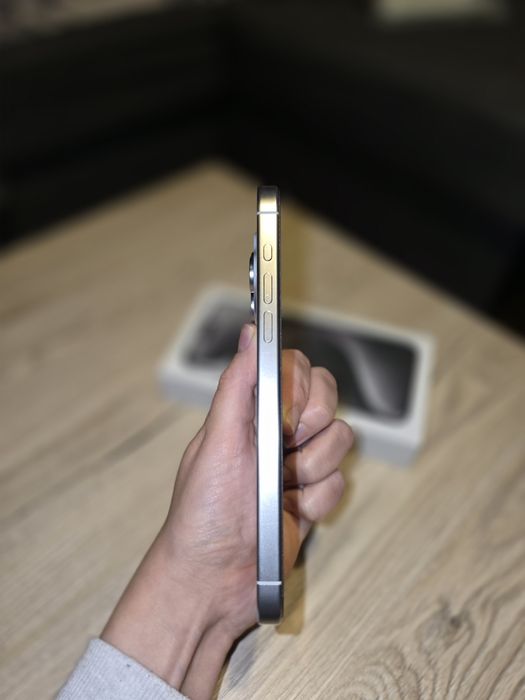 Продам iphone 15 pro max 256 gb white