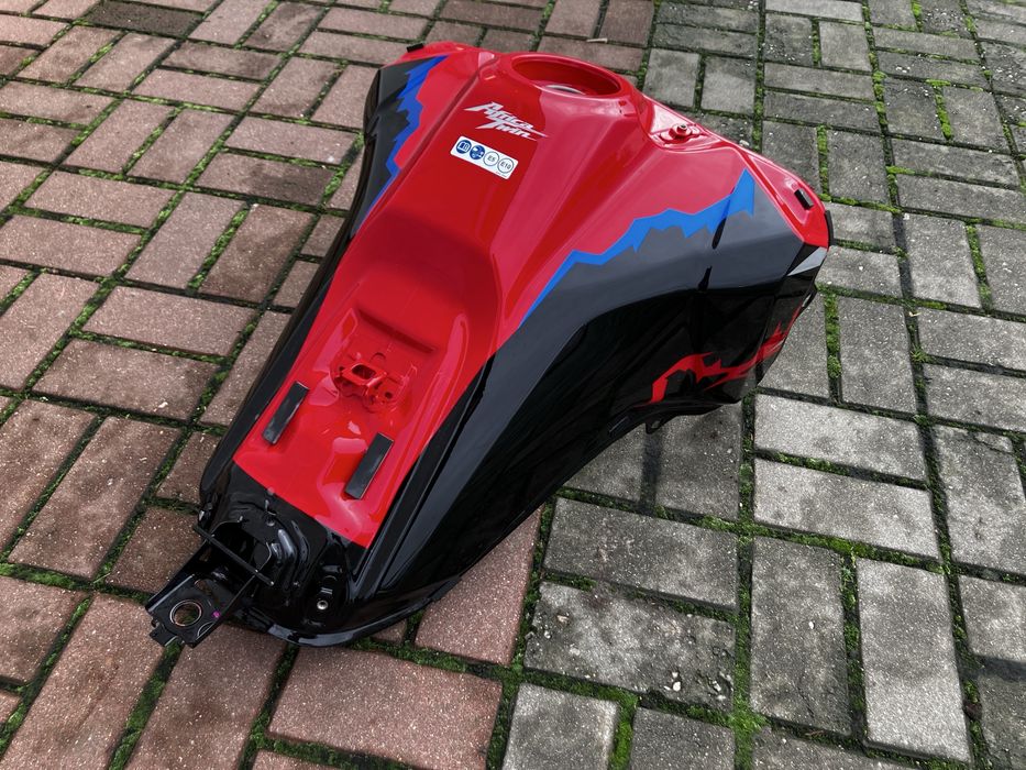 Uszkodzony Zbiornik paliwa bak Honda CRF1100 Africa Twin