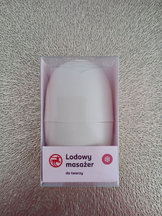lodowy masażer do twarzy