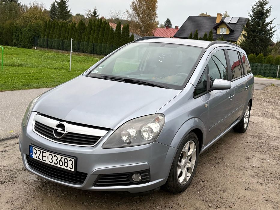 Opel Zafira Opel zafira B 1-9CDTI  7 -osobowy
