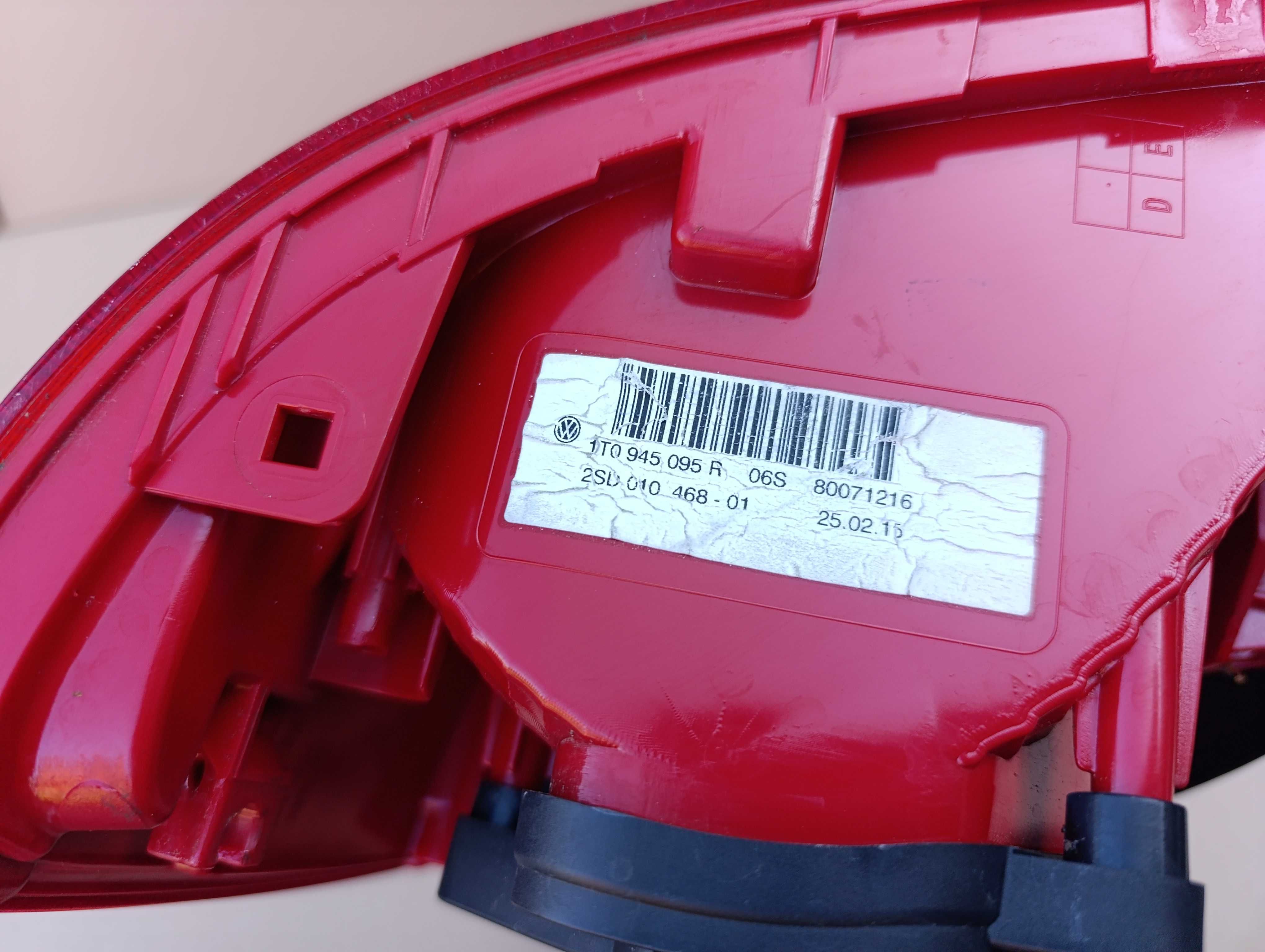 VW Touran II 10-15 lampa lewa tył tylna w błotnik idealna 1T0.945.095R