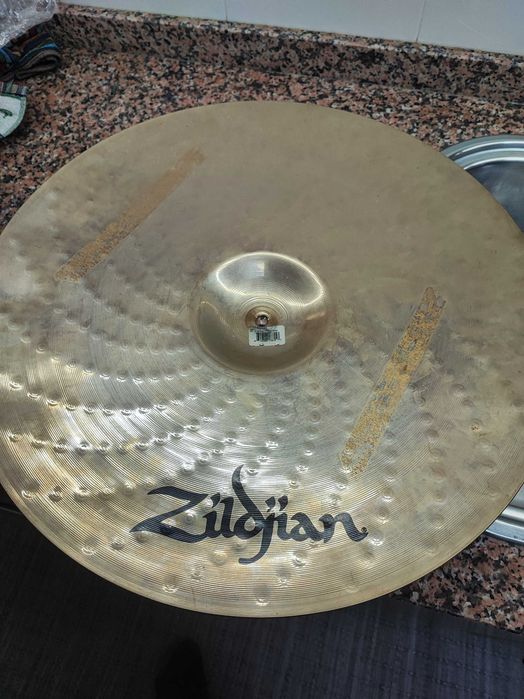 Vendo pratos Zildjian e Sabian