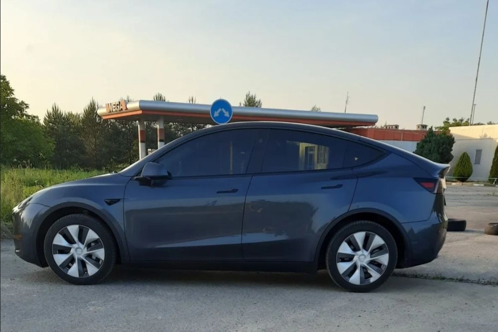 Продам Tesla model Y