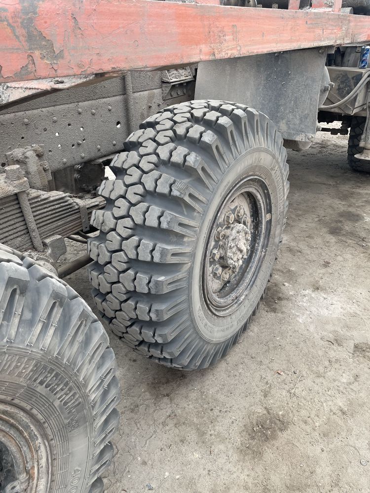 Шини з дисками 1100/400/533 Камаз Урал