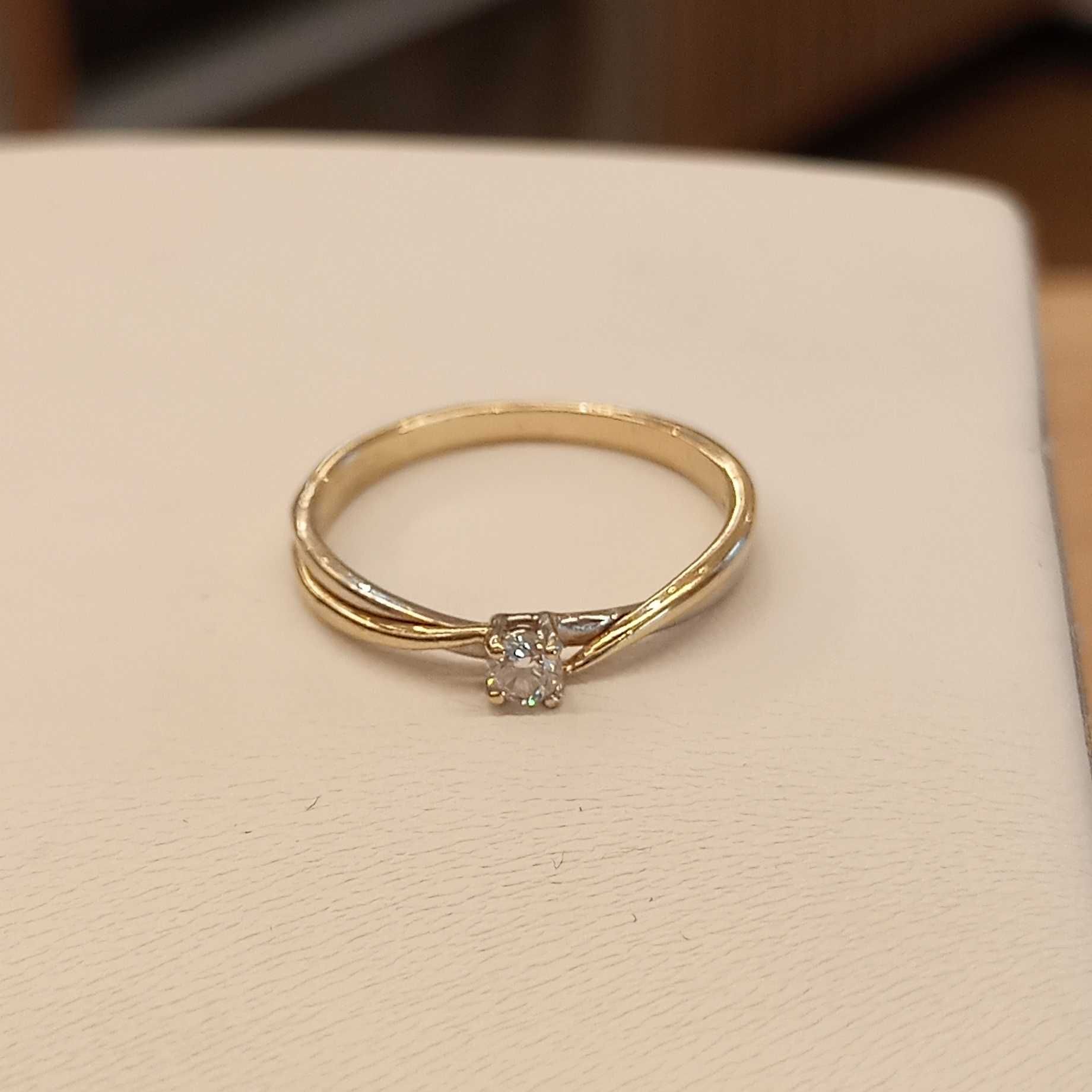 Złoty Pierścionek z diamentem 0.12 ct JUBITOM . CERTYFIKAT