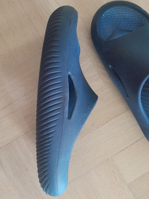 Klapki Crocs mellow recovery rozm 41/42