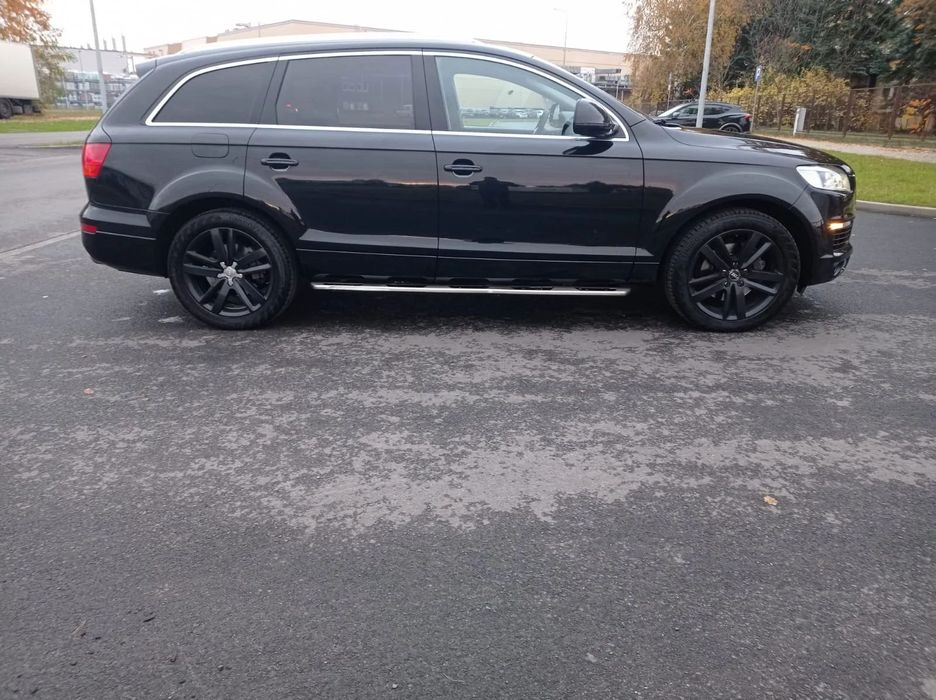 Audi Q7 oryginalny przebieg, bardzo bogate wyposażenie S-Line, 7 -osobowy
