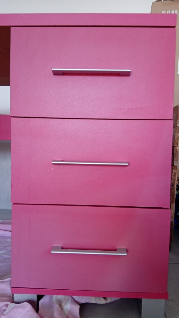 Secretária cor-de-rosa (120x76x58cm)