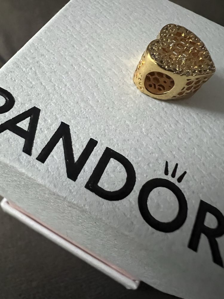 Charms Pandora shine zloty cyrkonie serduszko