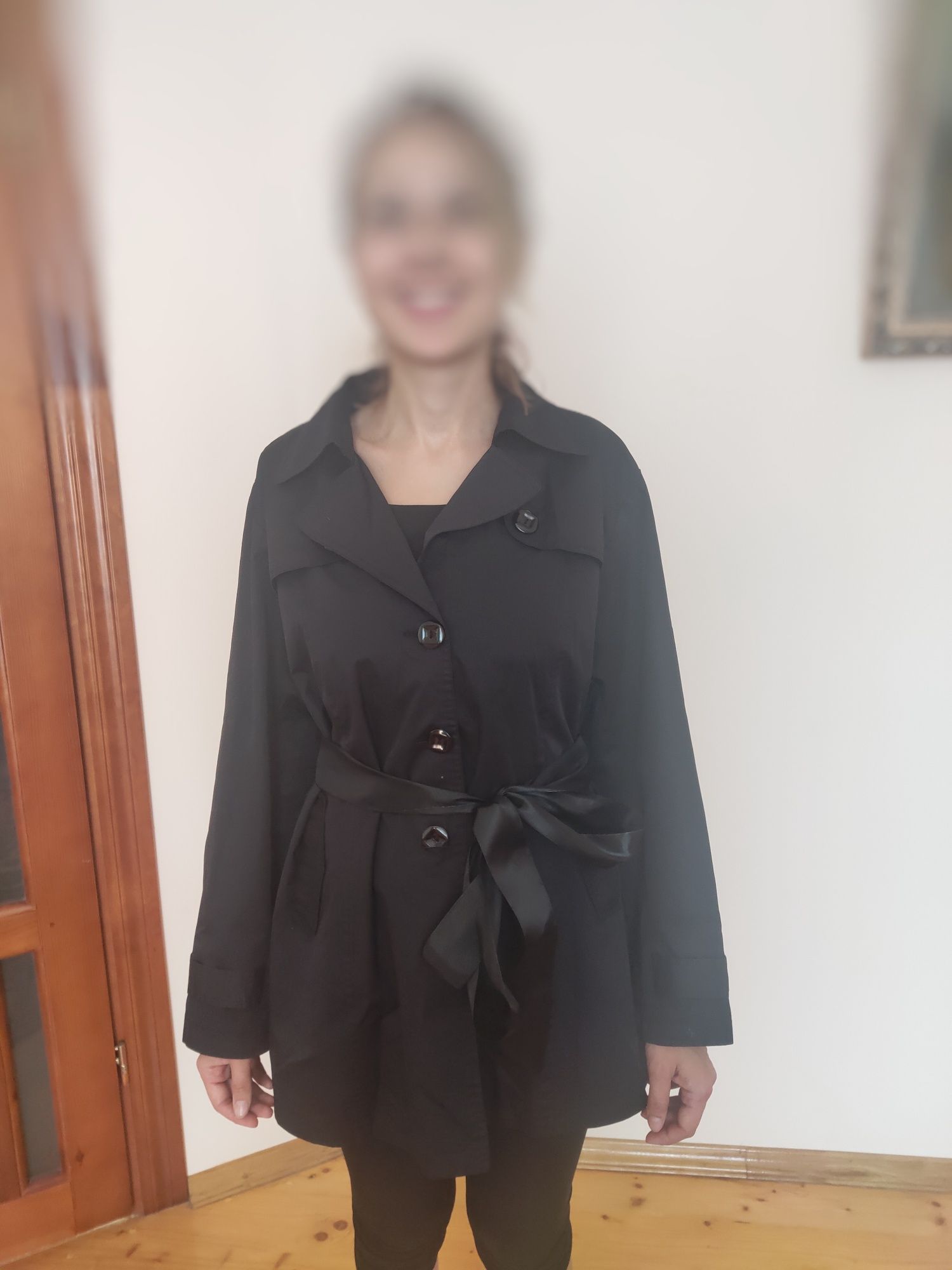 Нове Коротке Чорне Жіноче Пальто