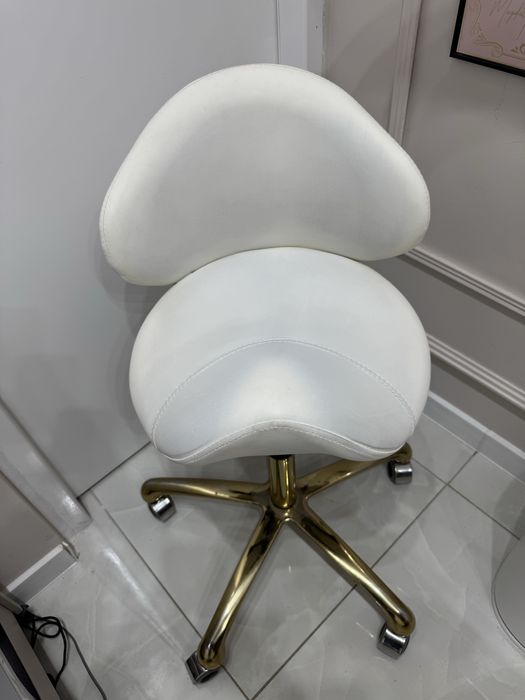 Taboret siodło z oparciem. 3 sztuki