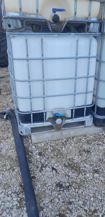 Mauzer 1000l zbiornik