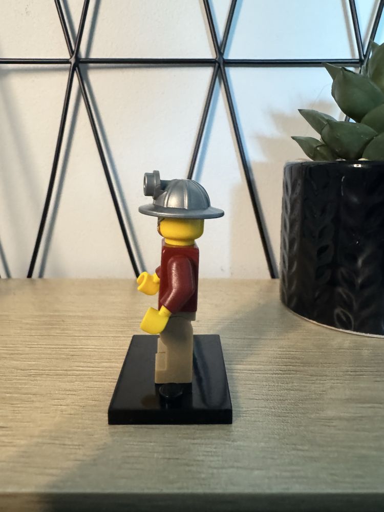 Lego Miner minifigure
