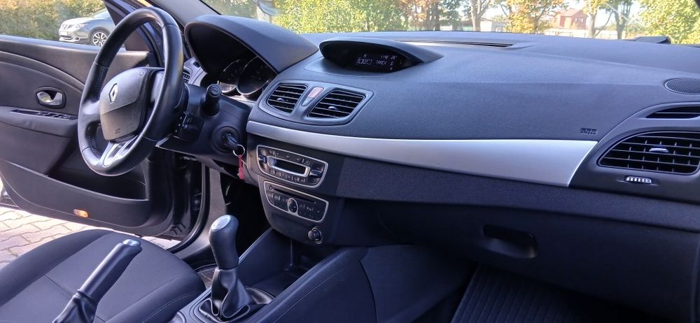 Продам Рено Флюенс