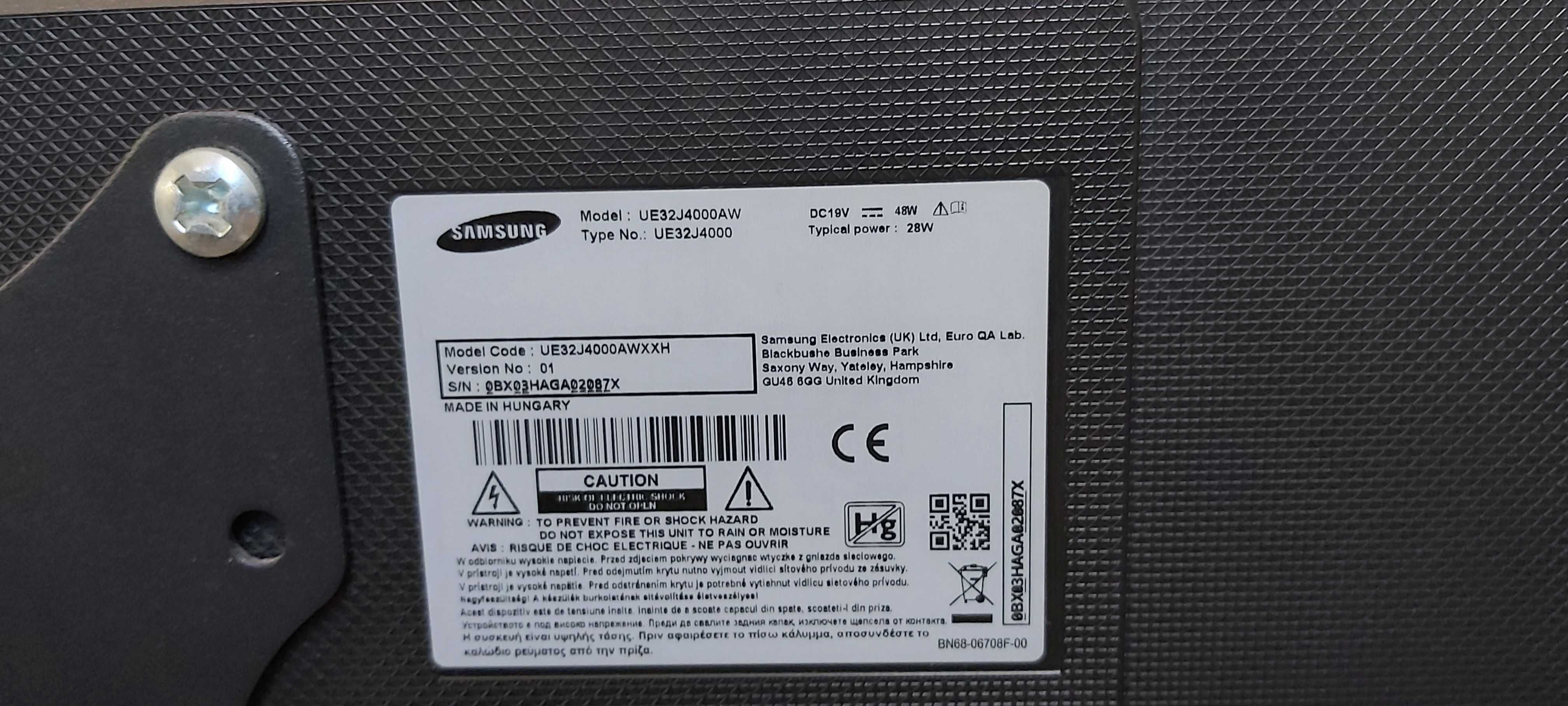 TV Samsung 32 cale + tuner TV z anteną pokojową + wieszak ścienny