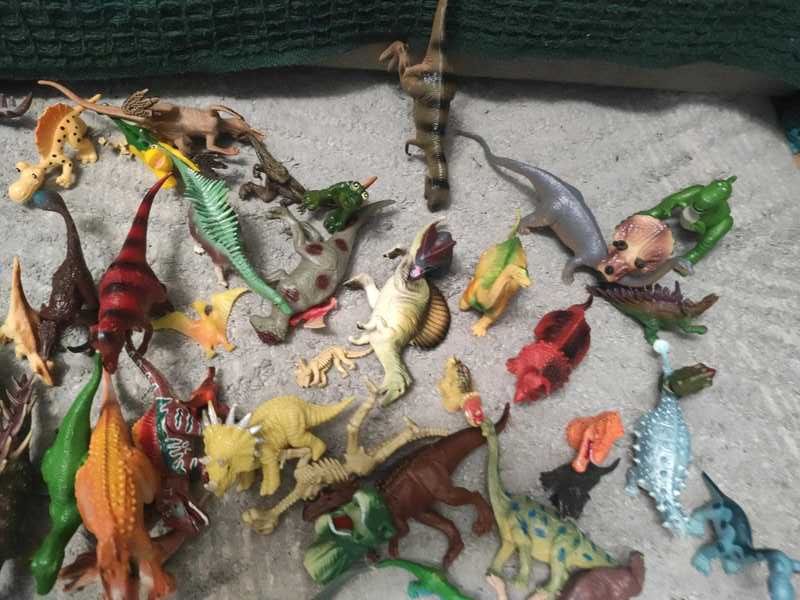 dinozaury figurki
