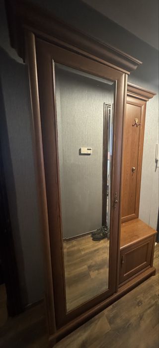 Stylowa garderoba z lustrem !!