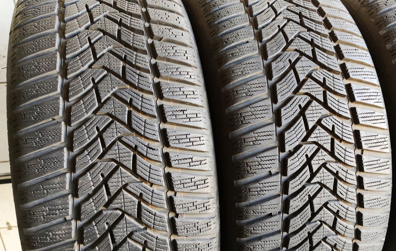 4x 225/40r18 Dunlop WinterSport 5/92v