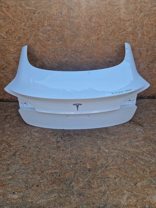 Tesla Model 3 Кришка багажника - рестайл дорестайл