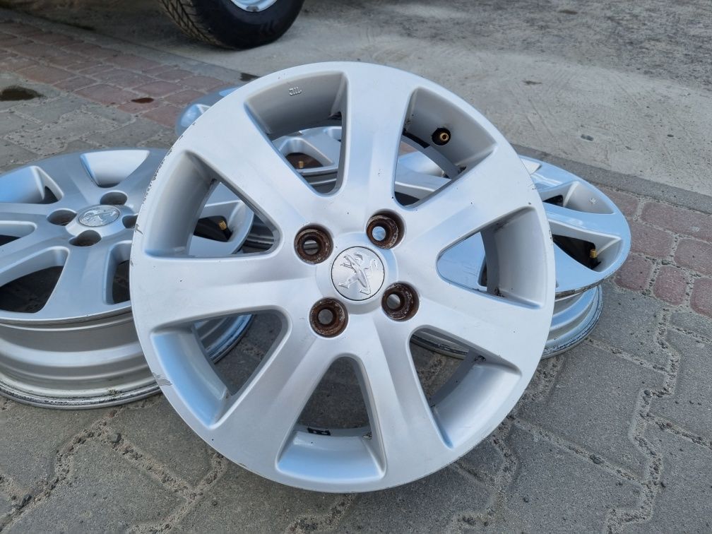 Диски 4×100 r15 et35 різноширокі I-miev, Ion, C zero