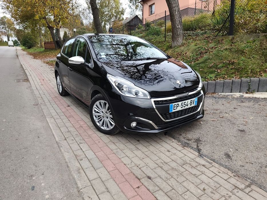 Peugeot 208 2017r benzyna 110KM 66tys km