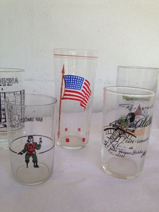 Conjunto de copos vintage