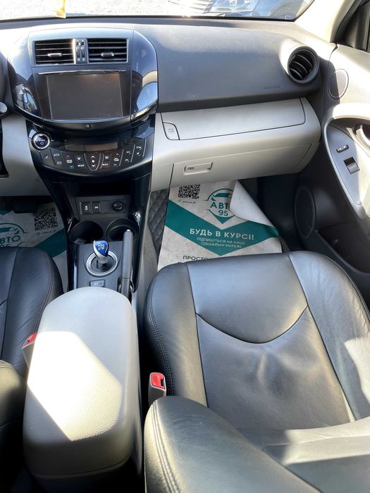 Продам Toyota RAV 4 EV 2013 рік можлива розстрочка,кредит,обмін!