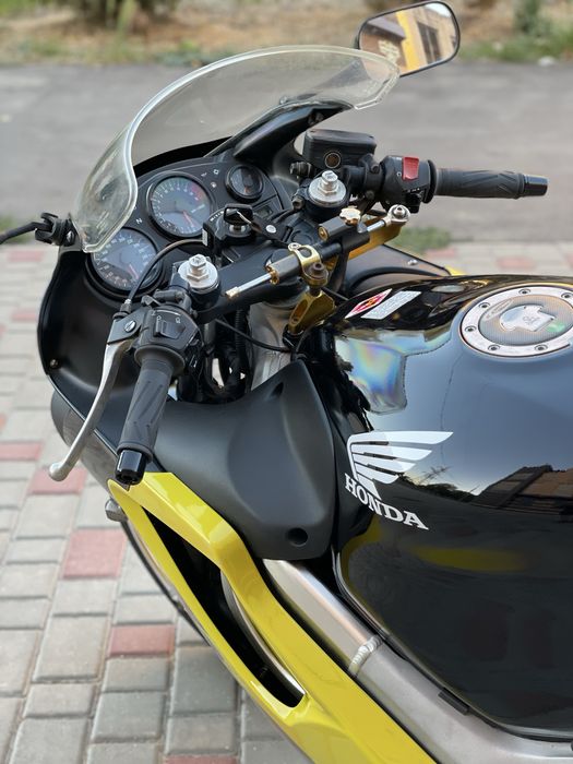 Продам Honda CBR 600 f4
