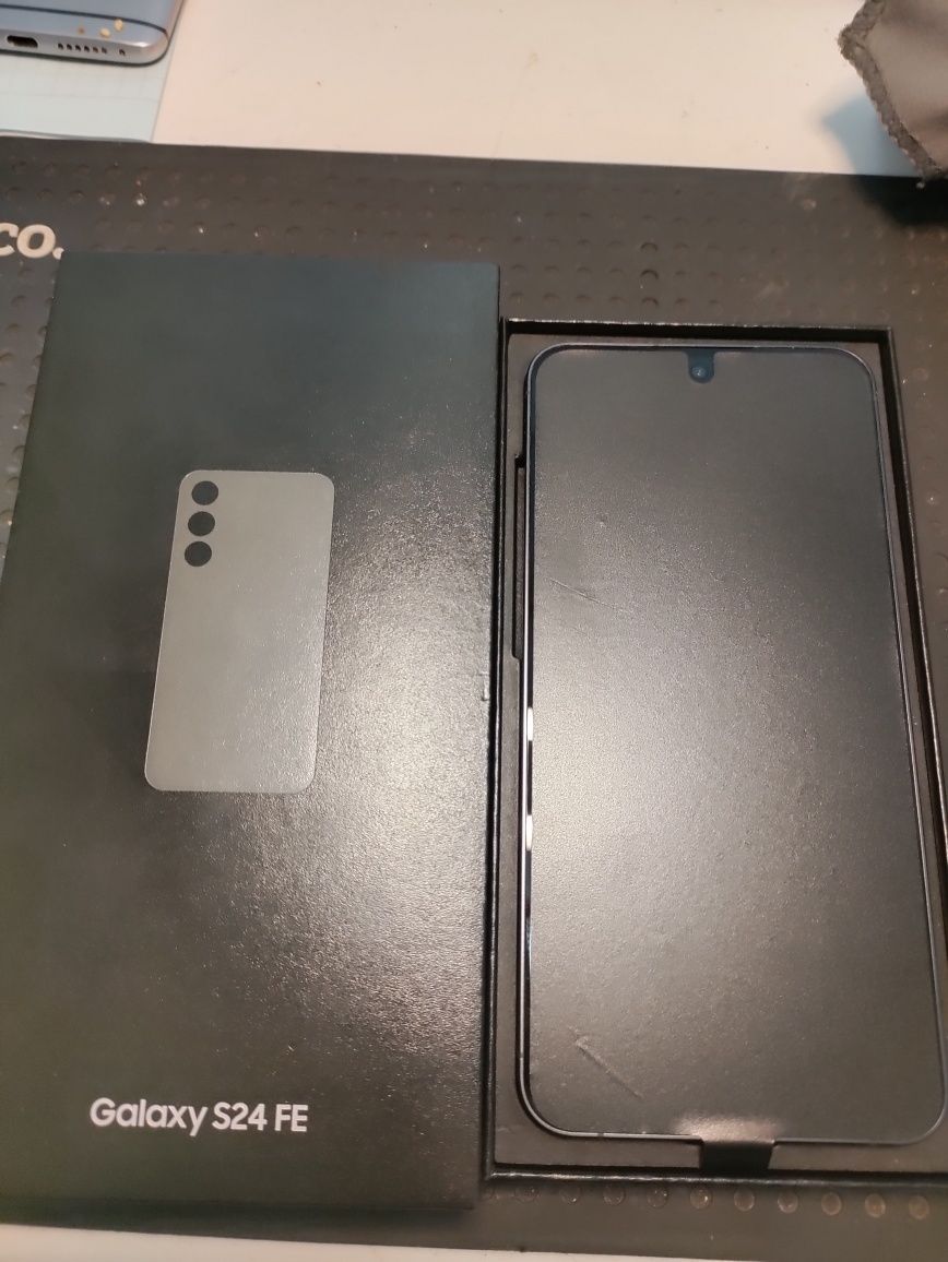 Продам Samsung s24 fe 8/256