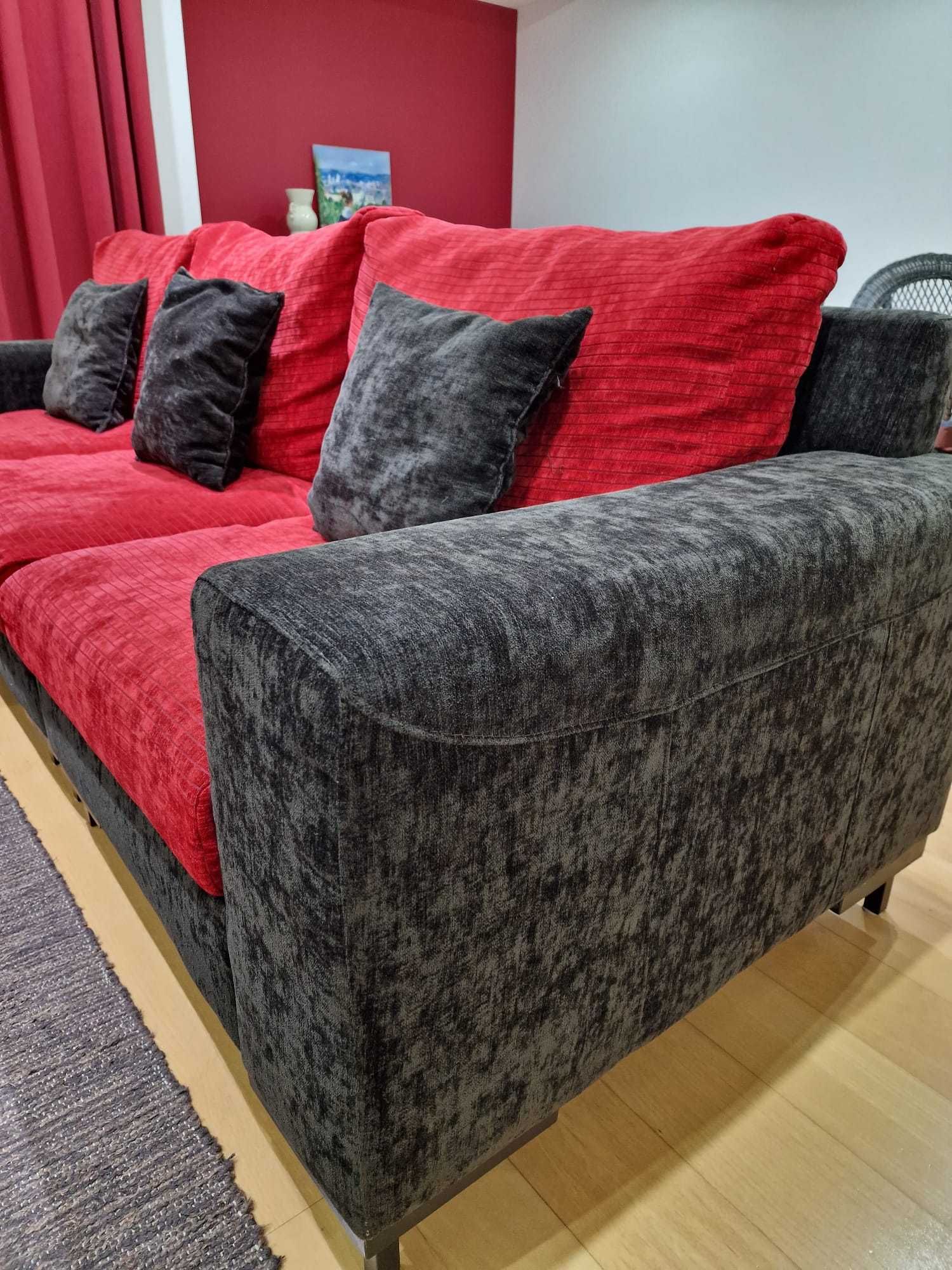 Sofá chaise longue 2 módulos castanho escuro e vermelho + almofadas