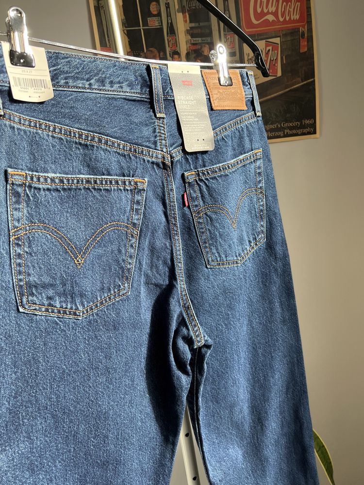 Жіночі джинси Levi’s premium  straight ankle ribcage