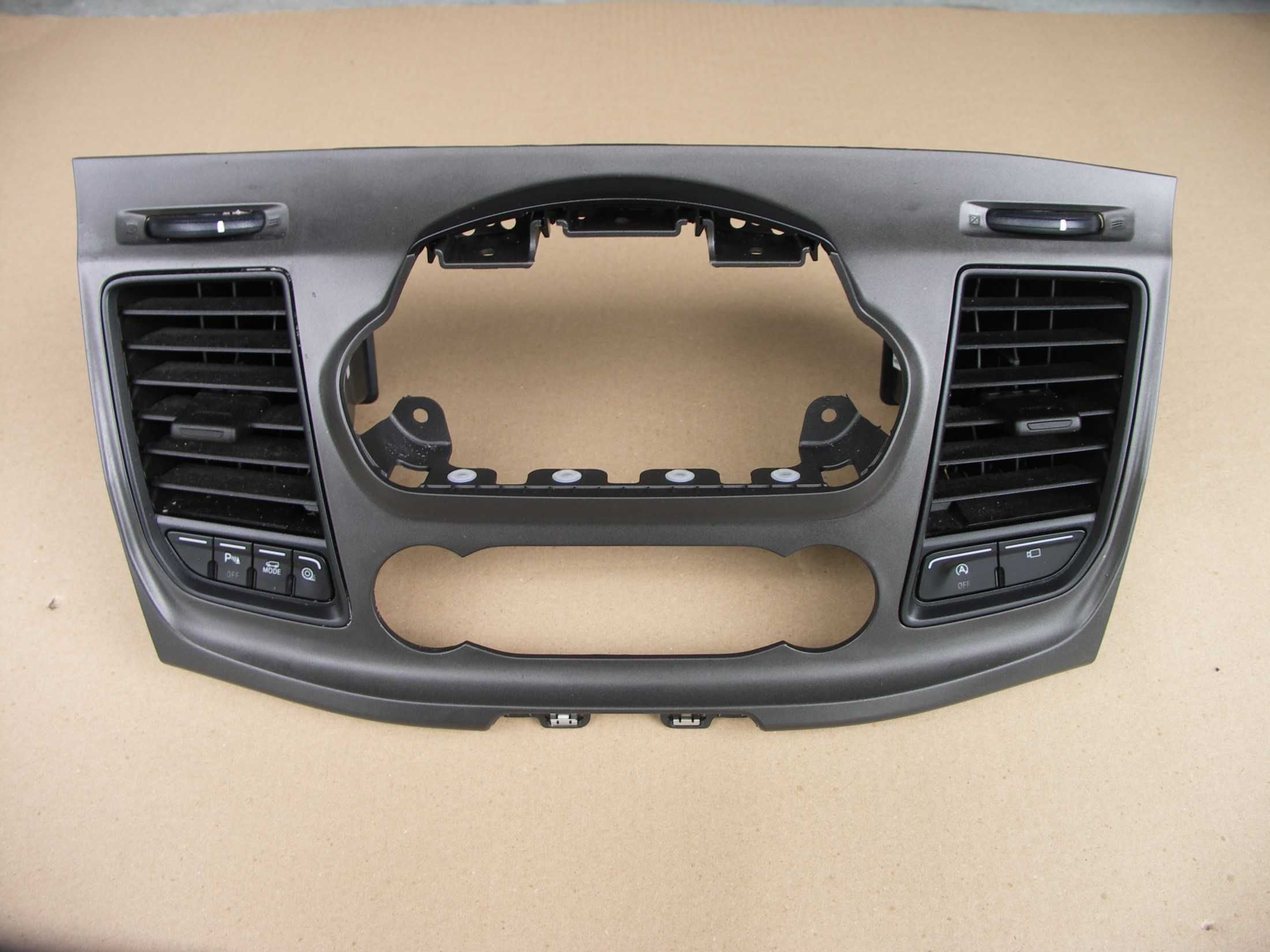 Ramka radia nawiewu Ford Transit MK8 VIII Lift 21r Europa