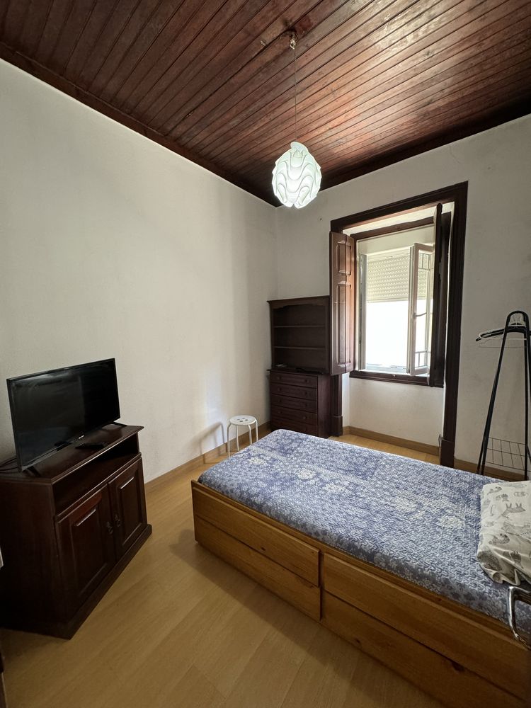 Quarto para arrenda  barreiro 350 euros